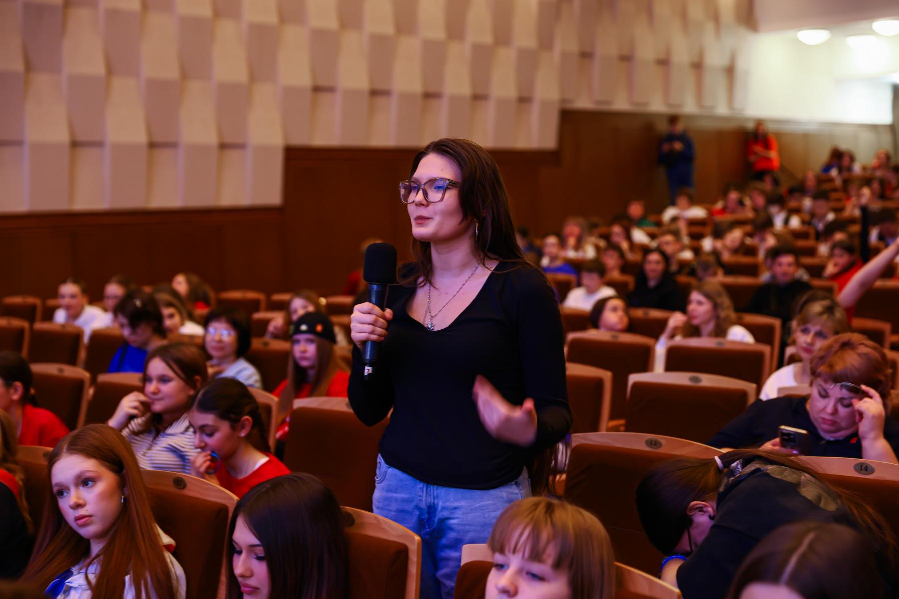 Фото Соловьёв, Савочкин, Никишева: звездные гости собрали на форуме в Новосибирске свыше тысячи человек – 100 ярких кадров 53
